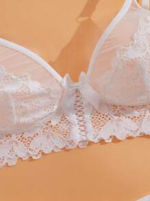 Lingerie sexy, ensemble de lingerie blanche romantique, design de string sexy, stimuler une imagination et une passion illimitées, montrer une atmosphère romantique