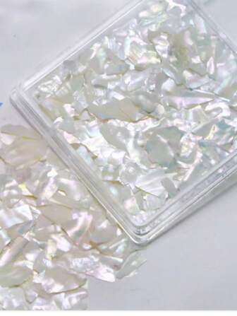 صندوقان/صندوق من قطع صدفة خليج بوهاي، قطع صدفة مربعة، قطع صدفة أبالون ملونة لفن الأظافر، ألماس رقيق أبيض لإكسسوارات الأظافر، مجموعة مجوهرات أظافر من قطع صدفة أبالون طبيعية من خليج بوهاي