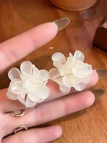 1 Pair Women's Colorful Woven Floral 3D-Shape Stud Earrings, Jewelry Gift - Hot Pink - View 6