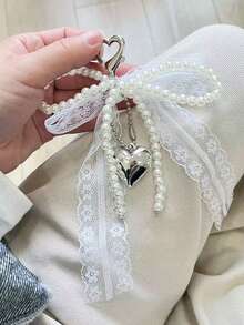 1pc Elegant Zinc Alloy Lace Faux Pearl Bow Heart Design Keychain, Versatile Fashion Classic Love Pendant Handmade Bag/Car Accessories Bag Charm School Cute Goth Y2k