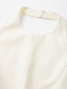 Camiseta sin tirantes de un solo color con volante en el bajo y espalda al descubierto - Beis - Ver 3