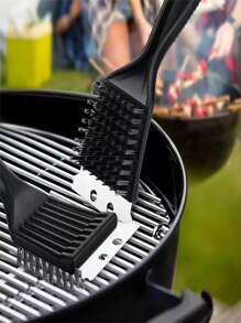 Brosse à grille en acier inoxydable avec manche ergonomique noir - brosse à bristles en métal réutilisable et facile à nettoyer, parfait pour le barbecue sans effort. Parfait pour une utilisation en cuisine et en extérieur, sans électricité nécessaire. Accessoire de cuisine pratique. Bristles en acier inoxydable, accessoire de barbecue extérieur.