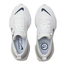 Nike Zapatillas de running WMNS ZOOMX INVINCIBLE RUN FK 3, con suela gruesa y amortiguación, zapatos deportivos de fitness para mujeres, zapatillas de correr en carretera, DR2660-107 - Gris - Ver 4