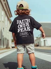 Jungen, Kinder und Teenager Rundhals Kurzarm T-Shirt, Sommer Top - Bequeme T-Shirts für Kinder, die Outdoor-Abenteuer lieben! Glaube besiegt Angst Grafik T-Shirts