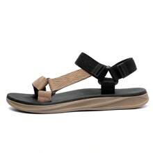 Nuevas sandalias para hombres con suela gruesa antideslizante y resistentes al desgaste para ocio y deportes al aire libre; zapatos de ocio grandes para hombres para deportes de playa y actividades al aire libre.