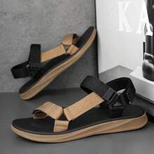 Nuevas sandalias para hombres con suela gruesa antideslizante y resistentes al desgaste para ocio y deportes al aire libre; zapatos de ocio grandes para hombres para deportes de playa y actividades al aire libre.
