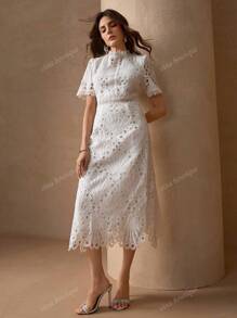 Elegant Back Zipper Round Neck Splicing Floral Lace Slim Fit Luxurious Midi Dress For Women