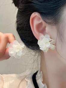 1 Pair Women's Colorful Woven Floral 3D-Shape Stud Earrings, Jewelry Gift - Hot Pink - View 4