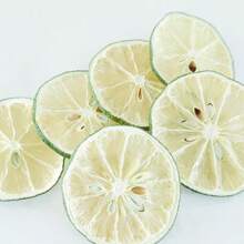 Un conjunto de 100 rebanadas de limón seco natural, rebanadas de lima, rebanadas de limón verde y rebanadas de limón amarillo, limón perfumado, cidra, rebanadas de naranja seca, decoración aromática fresca para velas perfumadas, elaboración de jabones, elaboración de velas, manualidades DIY, regalos, accesorios para velas de Navidad, decoración natural seca hecha a mano