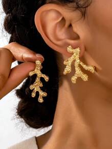 1 Pair Coral Ocean Themed Luxury Fashion Asymmetrical Exquisite Bohemian Style Earrings, Zinc Alloy Material, Suitable For Women To Wear On Beach Vacations And Parties