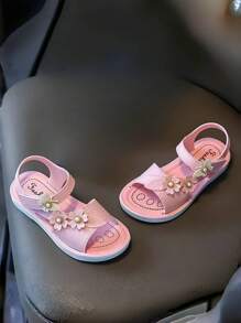 Sandalias de tacón abierto 2024 nuevas, suela blanda, estilo princesa para niñas y bebés, casual, antideslizante, con mariposa, para estudiantes, de moda, lindas, para verano