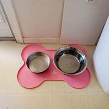 1pc Silicone Pet Food Mat, Cat/Dog Waterproof And Non-Slip Feeding Placemat In Bone Shape, Durable & Easy To Clean, Prevents Spills & Messes, Suitable For Dog And Cat Feeding