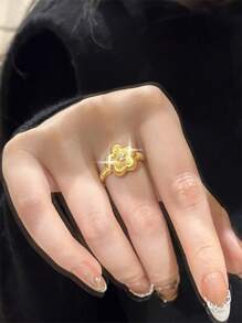 1 Stück eleganter Kubikzirkonia Blumen Verlobungsring für Damen, moderner fünfblättriger Kleeblatt Ring als Geburtstagsgeschenk, Geschenk für Date, Bankett, Abschlussball, Party