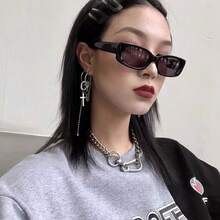 1副女士塑料几何小框经典优雅现代简约时尚眼镜，适合街头摄影、热带海滩度假、约会等场合，是各种脸型的理想配饰，也适合夏季海滩度假、户外活动和旅行。 - 彩色 - 查看 4