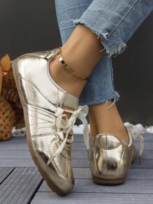2025 Nuova moda primavera/autunno, scarpe casual da donna stile ballerina minimal versatili, con lacci a fiocco e colori macaron, di nicchia e sportive