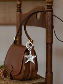 Y2K 可爱极简时尚串珠珍珠蝴蝶结包饰，闪亮多彩，蝴蝶结饰以彩色花朵，DIY 纯色蕾丝铆钉珍珠蝴蝶结吊坠，适用于手机壳，蝴蝶结丝带，多功能 DIY 钥匙扣/包饰套装，适合情侣、女士、女孩和闺蜜日常佩戴。也是节日送礼的理想之选。 - 銀色 - 查看 3