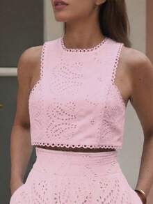 1 pieza Blusa corta sin mangas con bordado floral hueco vintage, patrón floral aleatorio - Rosa - Ver 2