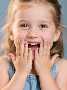 2 盒 24 片指甲、按压式指甲、可爱卡通假指甲、儿童指甲贴、防水指甲贴、彩色指甲贴、派对玩具、生日礼物。