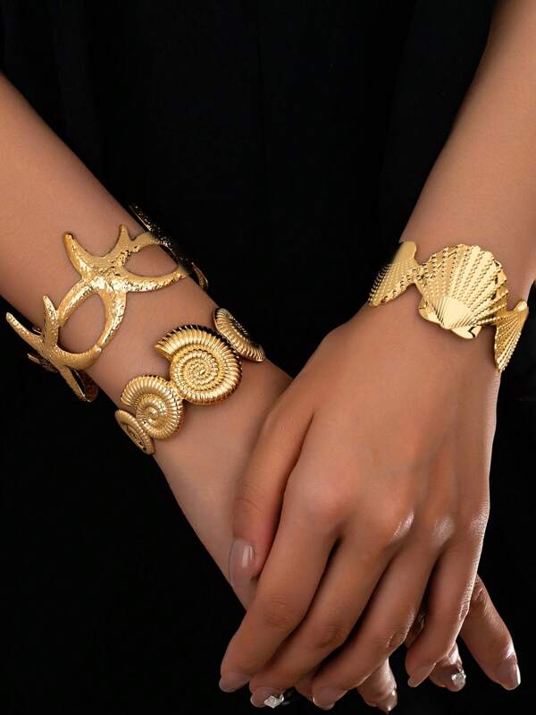 Set de 3 piezas de pulseras con elementos marinos como estrellas de mar y conchas, de metal dorado con estilo bohemio exagerado, apropiado para la playa, vacaciones y uso diario