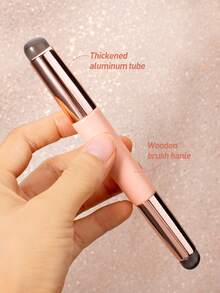 1pc Double-Headed Silicone Lip Brush With Cap, Concealer Brush, Foundation Brush, Multi-Purpose Makeup Brush, Silicone Lipstick Brush, Dust-Proof With Cap, Portable & Hygienic, Concealer Brush & Smudger, Soft & Flexible, Travel-Friendly