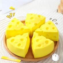 1 件 TPR 材质创意减压玩具，逼真奶酪挤压玩具，慢回弹堵嘴礼物，适合减压和课堂使用