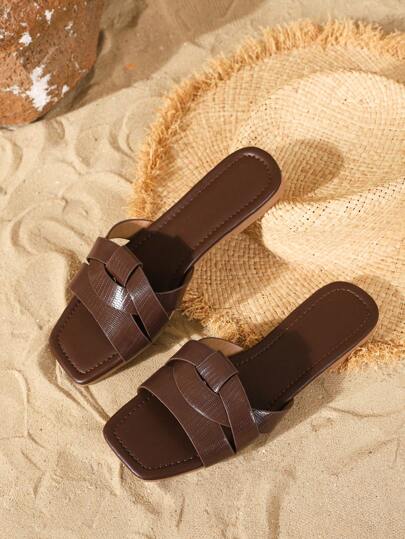 Sandali piatti da donna alla moda del 2025, con punta quadrata semplice, casual, da vacanza e uso quotidiano, con stampa animale, con più cinturini e colori uniti, ciabatte da donna