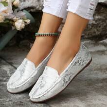 Nouvelles chaussures plates de mode pour femmes Printemps/Été 2025, design peau de serpent, bout rond, col bas, décontracté, léger, mode simple, semelle souple, confortable et antidérapante. Nouveau modèle de chaussures plates polyvalentes à la mode pour femmes