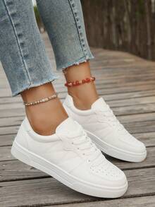 女士休闲运动鞋，透气穿孔设计白色平底运动鞋，柔软轻便，百搭休闲白色运动鞋