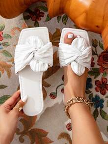 女士平底拖鞋，杏色闪亮褶皱奢华假日风格优雅拖鞋，热销百搭四季方头拖鞋，大码女鞋，假日风格休闲优雅简约闪亮鞋 - 白色 - 查看 2