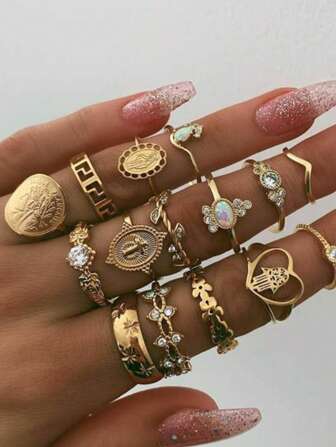 15PCS Retro Beauty Head Gold Coin Cross Pattern Ring Set, Elegant And Refined Ring