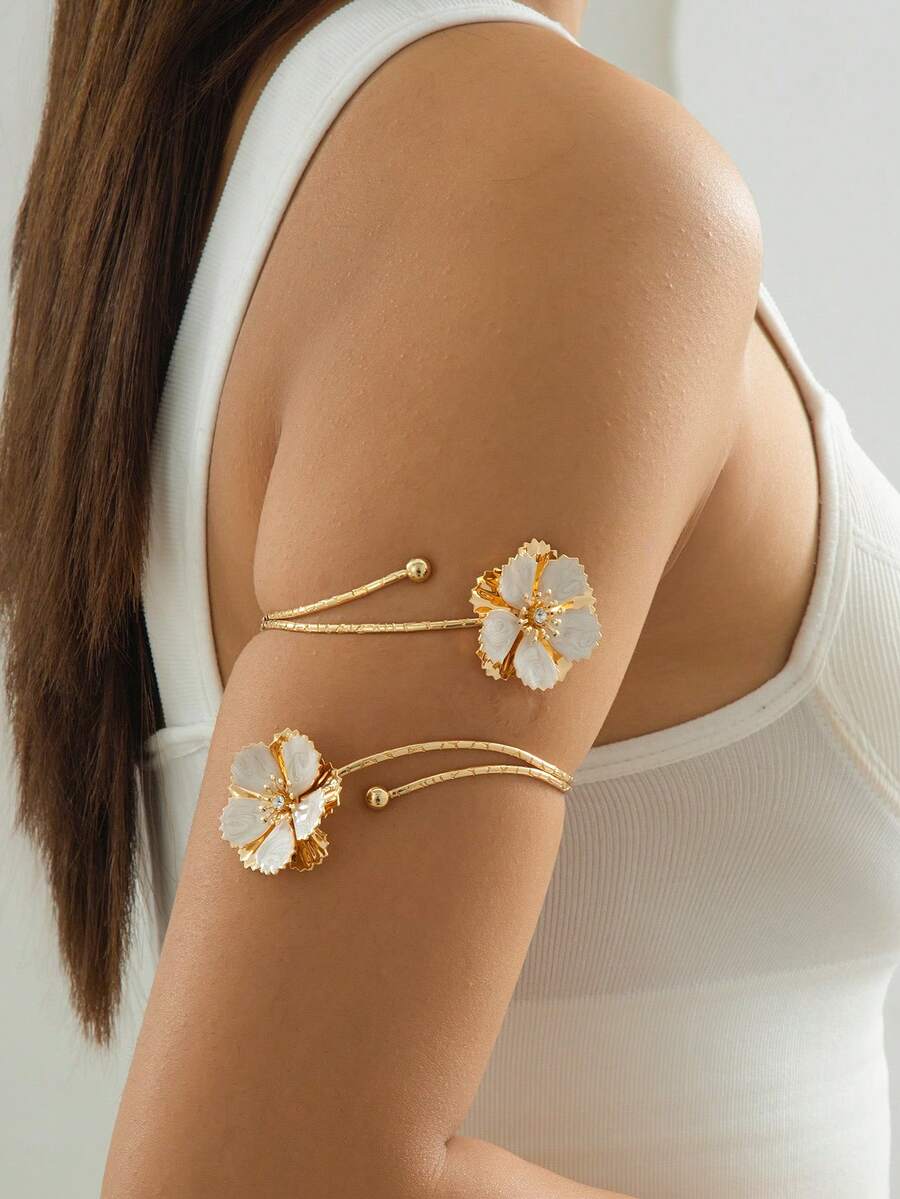 1pc Elegant, Personalized White Flower Decor Rhinestone Bangle Bracelet With Oil Drop Effect, Suitable For Daily Wear, Vacation, Formal Events, Couple Dates, Gift - Golden - View 1