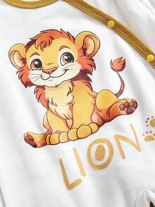 2pcs/Set Comfortable Breathable Infant Jumpsuit With Cute Lion Pattern, Contrast Color Ruffled Leg Opening, Single Breasted Design, Long Sleeve Footed Romper With Hat & Bib, Suitable For Daily Wear
