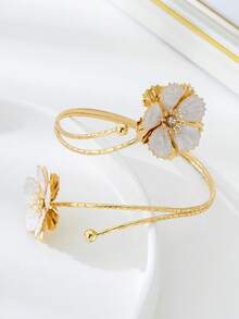 1pc Elegant, Personalized White Flower Decor Rhinestone Bangle Bracelet With Oil Drop Effect, Suitable For Daily Wear, Vacation, Formal Events, Couple Dates, Gift - Golden - View 3