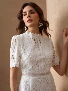 Elegant Back Zipper Round Neck Splicing Floral Lace Slim Fit Luxurious Midi Dress For Women
