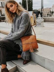 时尚轻便大容量斜挎包女士流苏装饰方形包可调节肩带简约休闲小拉链复古单肩包手拿包女士钱包