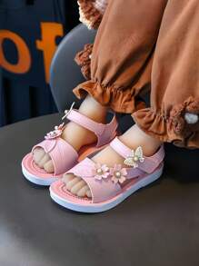Sandalias de tacón abierto 2024 nuevas, suela blanda, estilo princesa para niñas y bebés, casual, antideslizante, con mariposa, para estudiantes, de moda, lindas, para verano