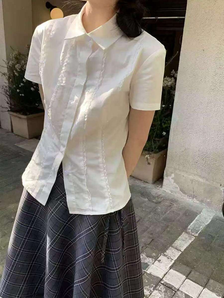 白色收腰夏季衬衫，采用创新设计和蕾丝花边 - 白色 - 查看 1