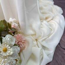 Falda de mesa premium de 6 pies de doble capa de poliéster y gasa - Diseño ondulado elegante, lavable a máquina, perfecto para bodas, fiestas, celebraciones del Día de San Valentín, mesas de regalos | Cubierta de mesa lujosa, decoraciones de mesa de boda, diseño de caída fluida
