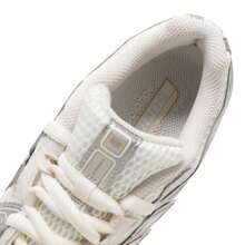 New Balance 轻便减震休闲鞋，户外运动和日常通勤鞋，U1906RRG-D，男女通用 - 銀色/白色 - 查看 6