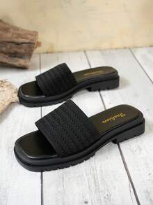 European & American Casual Breathable Walking Indoor/Outdoor Slip-On Women Sandals, Platform Flat T-Strap Plus Size Beach Slippers - Black - View 5
