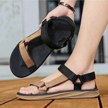 Nuevas sandalias para hombres con suela gruesa antideslizante y resistentes al desgaste para ocio y deportes al aire libre; zapatos de ocio grandes para hombres para deportes de playa y actividades al aire libre.
