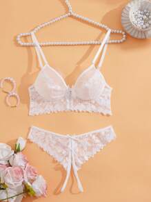Lingerie sexy, ensemble de lingerie blanche romantique, design de string sexy, stimuler une imagination et une passion illimitées, montrer une atmosphère romantique