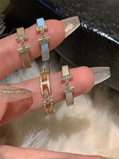 1 件字母“H”戒指，珐琅和方晶锆石装饰高端镂空简约法式风格戒指，适合女士，适合食指