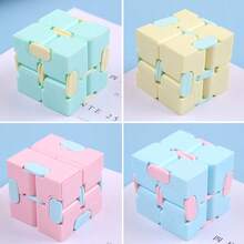 1PC 随机玩具缓解焦虑坐立不安玩具手持魔法感官压力魔方玩具成人手握魔方缓解压力消磨时间