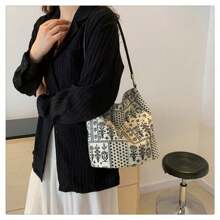 Retro New Chinese Style Large Capacity Tote Bag Printed Literary Single Shoulder Oblique Shoulder Side Flow Wrapped Hot Female Single Shoulder Fashion Canvas Bag Wrapped Hippie Oblique Shoulder Bag La Boheme Style Pattern Wandering Bag