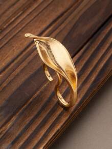 1 pieza Anillo creativo y único con diseño de hoja de apariencia metálica para usar en dos dedos, adecuado para uso diario y vacaciones para mujeres