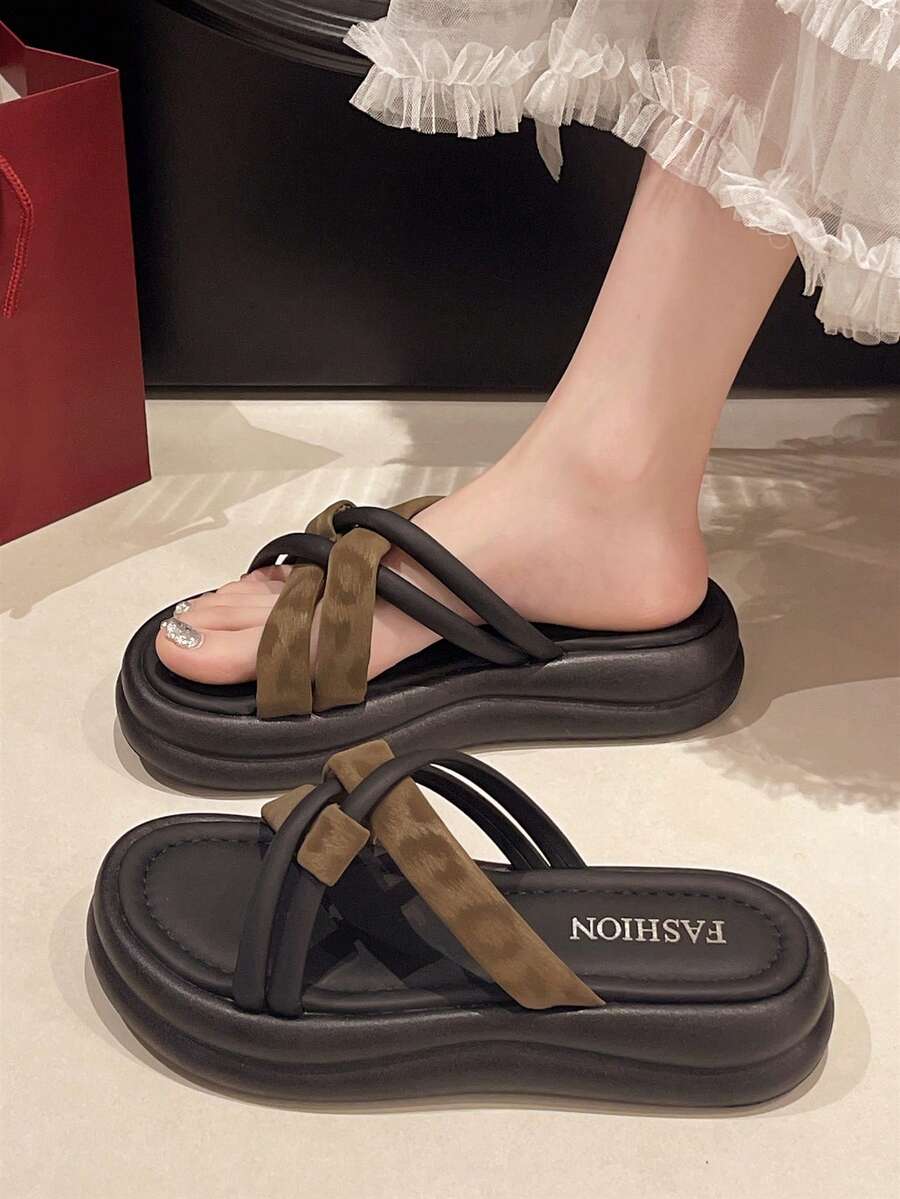 2025 Summer New Women Casual Flat Slippers Thick Bottom Retro Sandals Ladies Anti-Slip Beach Shoes Fashion Strap Versatile Female Sandals - Leopard - View 1