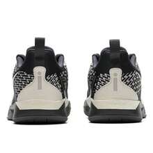 Nike Zapatillas de baloncesto acolchadas y ligeras SABRINA 2 (GS) para jóvenes, para entrenamiento en interiores y exteriores - Blanco y negro - Ver 4