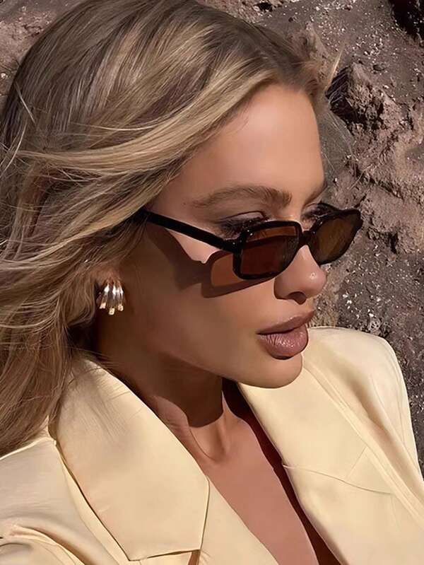 1 قطعة نظارات نسائية ذات إطار مستطيل من البلاستيك الصلب باللون الأسود، بتصميم بسيط وعصري للاستخدام اليومي ولأغراض السفر والموضة