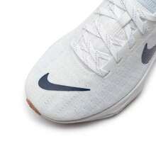 Nike Zapatillas de running WMNS ZOOMX INVINCIBLE RUN FK 3, con suela gruesa y amortiguación, zapatos deportivos de fitness para mujeres, zapatillas de correr en carretera, DR2660-107 - Gris - Ver 8